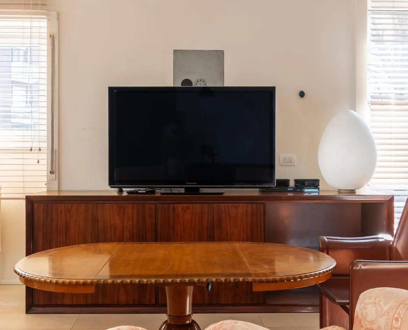 Spacious And Bright Studio Apartment In The City Center Milano Italia