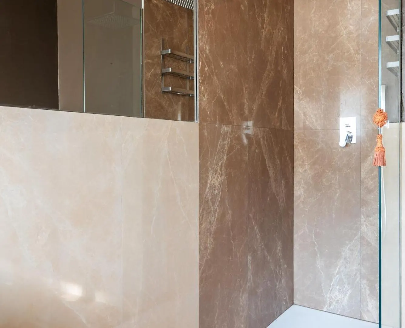 Spacious And Bright Studio Apartment In The City Center Milán