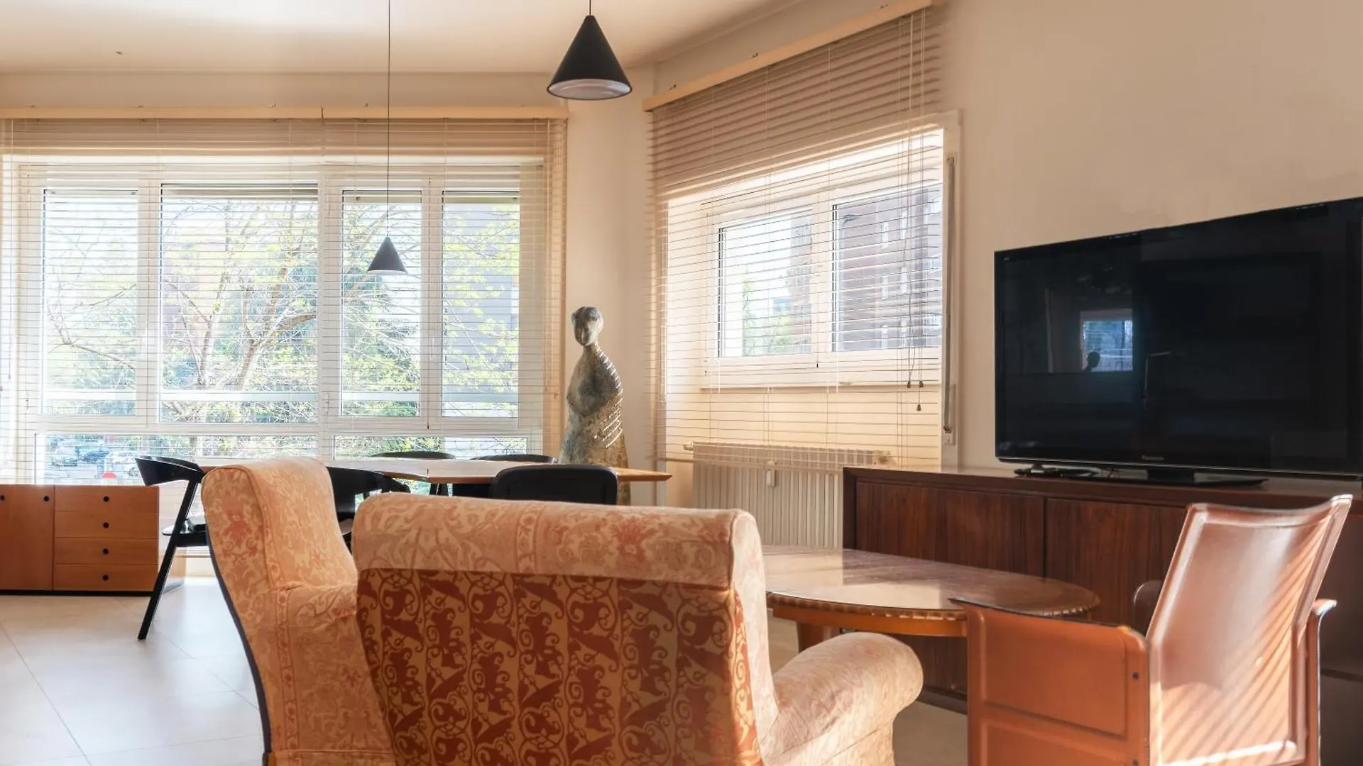 Spacious And Bright Studio Apartment In The City Center Milán